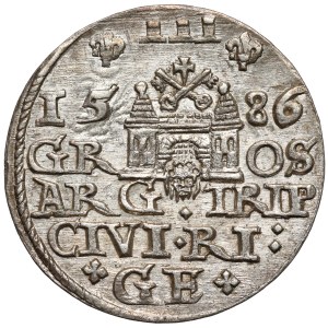 Stefan Batory, Battle of Riga, 1586 — large head, ornate cap