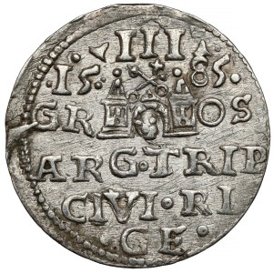 Stefan Batory, Trojak Ryga 1585 - łezkowaty naramiennik