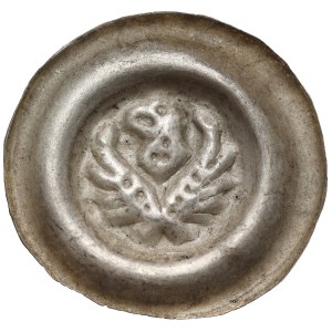 Silésie, large brakteat - tête d'aigle au-dessus des ailes
