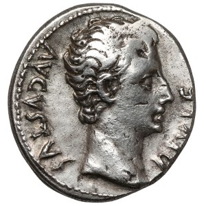 Octavianus Augustus (27 př. n. l. - 14 n. l.), denár, Lugdunum - Taurus