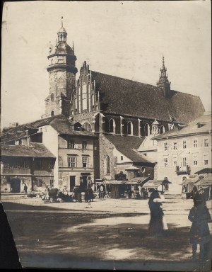 [Kazimierz in Krakau, Fronleichnamskirche] Die Fotografie zeigt die Fronleichnamskirche und Teile des heutigen Wolnica-Platzes in Kazimierz, Krakau [Anfang des 20. Jahrhunderts].