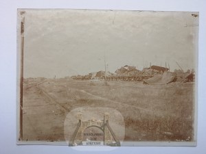 Kalisz, Bahnhofsumgebung, verbrannte Waggons, Fotografie, 1914