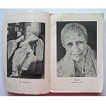 AUROBINDO SHRI. Pramatra et ses caractères et Lumières sur le chemin du Yoga. Madras 1957...