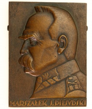 II RP, insigne de député (bronze, 90x70), J. Piłsudski en uniforme 1930 (924)