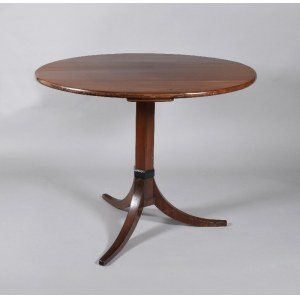 Stół w stylu biedermeier