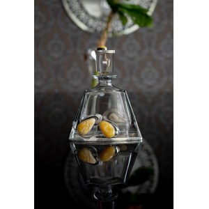 Whisky decanter decorated with silver and amber