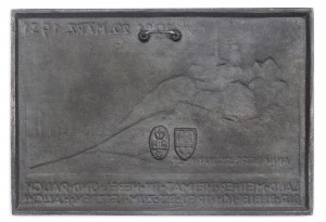 SLEZSKÁ POVSTÁNÍ, HORA SV. ANNY. Německá pamětní deska k desátému výročí plebiscitu v Horním Slezsku, 20. března 1921, zobrazující pohled na Horu svaté Anny.