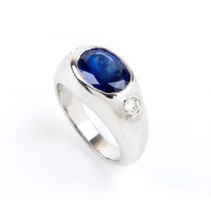 Gold ring band with sapphire and diamonds