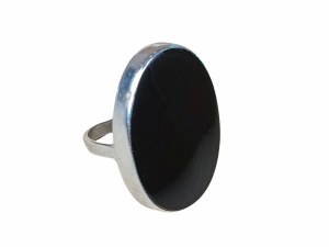 Ring in black eyelet