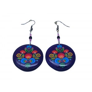 Boucles d'oreilles avec un motif folklorique