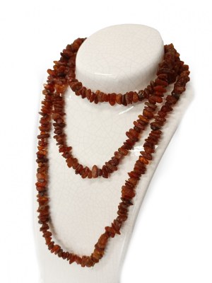 Long necklace of natural amber