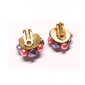 Clips with colored pearls