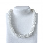 Costume en perles : collier et bracelet en perles blanches