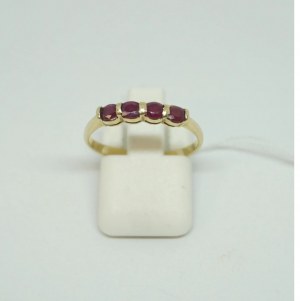 Gold ring with rubies (18k)