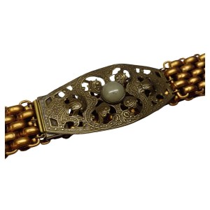 Vintage belt with decorative buckle
