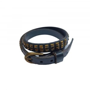 Bracciale in pelle con borchie