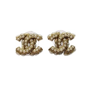 Boucles d'oreilles en perles plaquées or, modèle logo CC, Chanel (blanc)