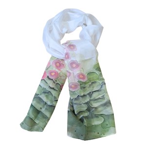 Hedvábný (?) zeleno-bílý šátek s květinovým motivem