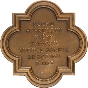 Olomouc, Herkulova kašna, vyobrazení sochy na kašně / 7-mi řádkový nápis