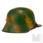 1 WW1 Stahlhelm M16 in Camouflage Painting.