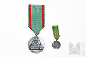 PRL Medal Za Ofiarność i Odwagę W Obronie Życia I Mienia - Wraz z Miniaturą