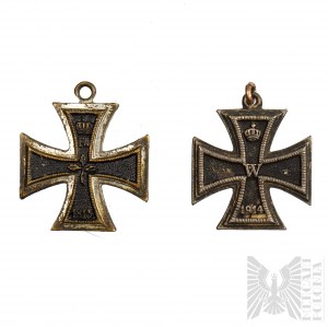 Ensemble de deux croix de fer miniatures pour l'Allemagne et la Russie pendant la Première Guerre mondiale