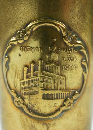 Glas mit Motiv des Posener Rathauses, P.W.K.-Souvenir aus dem Jahr 1929.