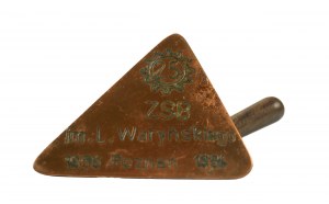 [Poznań] Miniature trowel with advertisement of the L. Waryński Construction School Complex in Poznań [on the occasion of the 35th anniversary of the school] 1959-1984 , [W].