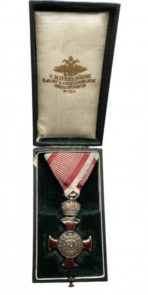 Austria Ungheria Francesco Giuseppe I. Croce al merito 1849 Terzo periodo argento dorato, nastro di guerra, etue originale