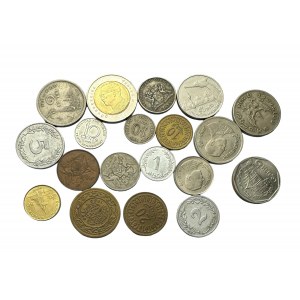 Lot of 19 coins diferent type and years Tunisia, Thailand, Trinidad