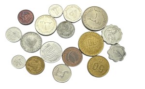 Lot de 17 pièces de différents types et années Mali, Maldives, UAE, Zambie