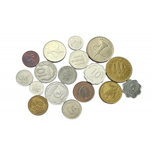 Lot of 17 coins diferent type and years Mali, Maldives, UAE, Zambia