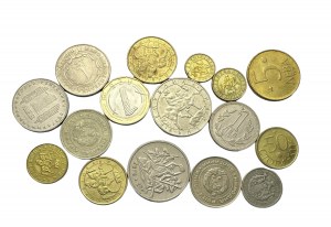 Lot de 16 pièces de différents types et années Bulgarie