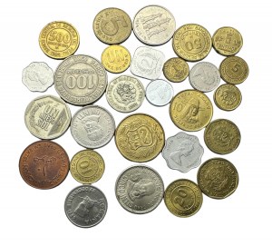 Lot de 27 pièces de monnaie de différents types et années Pérou, etc.