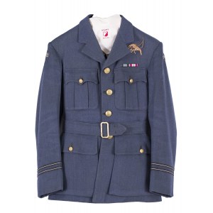 Uniforme de départ du capitaine d'aviation des forces militaires polonaises à l'Ouest