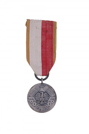 Ritterkreuz der Polonia Restituta mit der Urkunde von Leutnant Ludwik Świderski