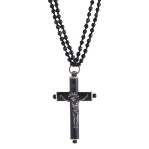 Collier crucifix