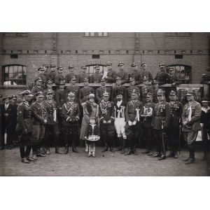 Photo of officers of the 15th Lancers Regiment in the barracks