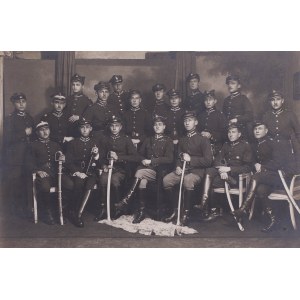 Fotografia dei cadetti della Scuola Cadetti della Riserva di Equitazione
