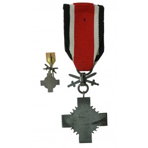 Croix de la lutte pour l'indépendance avec miniature (323)