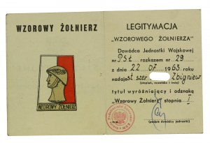 République populaire de Pologne, insigne de soldat exemplaire, accompagné d'un certificat 1963 (562)