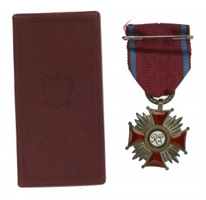 PRL, Silbernes Verdienstkreuz der Republik Polen mit Box. Caritas (559)