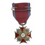 PRL, Srebrny Krzyż Zasługi RP z pudełkiem. Wyk. Caritas (559)