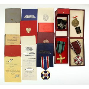 Set of decorations and documents of a veteran of the Home Army (582)