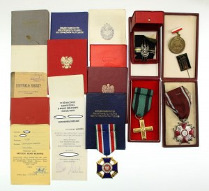Set di decorazioni e documenti di un veterano dell'esercito (582)