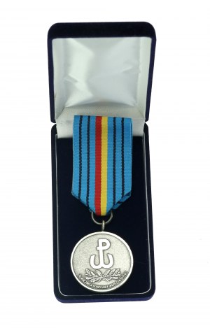 III RP, Médaille du 70e anniversaire de l'Insurrection de Varsovie (813)