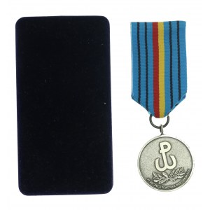 III RP, Médaille du 70e anniversaire de l'Insurrection de Varsovie (813)