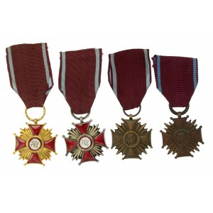République populaire de Pologne, Ensemble de la Croix du Mérite 1950. [4 pièces] (818)