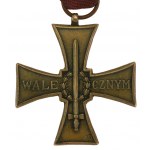 PRL, Kříž za statečnost 1944 s průkazem 1952 (746)