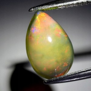 Přírodní opál - 2,35 ct